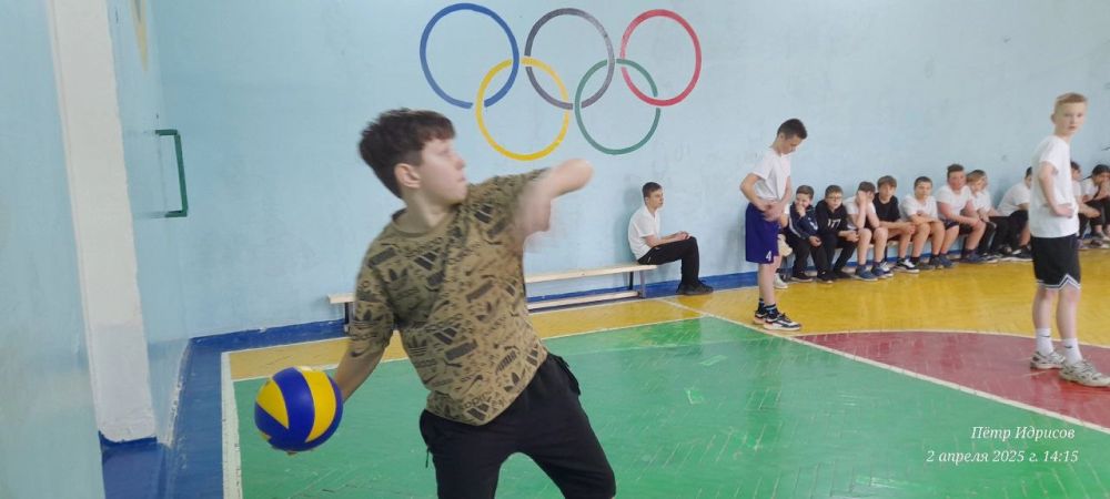 В рамках проведения недели здорового образа жизни, в СШ№2 стартовал ряд мероприятий: 1 и 2 классы - весёлые старты, 3 - 8 классы - соревнования по пионерболу В рамках проведения недели здорового образа жизни, в СШ№2 стартовал ряд мероприятий: 1 и 2 классы - весёлые старты, 3 - 8 классы - соревнования по пионерболу