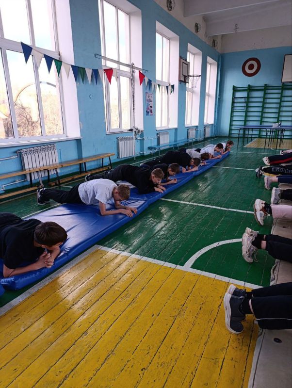 ГБОУ СШ 12, развиваем и укрепляем свои физические качества - будем здоровы ГБОУ СШ 12, развиваем и укрепляем свои физические качества - будем здоровы