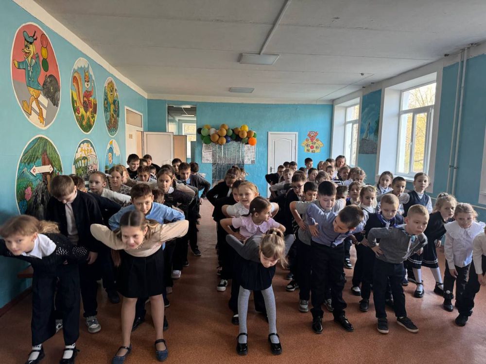 В рамках проведения марафона "Сила России", организованного Всероссийской политической партией "Единая Россия" , в Пролетарском районе прошла акция «На зарядку становись», приуроченная ко Всемирному дню здоровья В рамках проведения марафона "Сила России", организованного Всероссийской политической партией "Единая Россия" , в Пролетарском районе прошла акция «На зарядку становись», приуроченная ко Всемирному дню здоровья