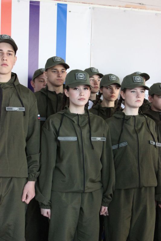 "Движение Первых", "Юнармия", "ВСКС" и "ВОИН" провели муниципальный этап Зарницы 2.0 в Макеевке "Движение Первых", "Юнармия", "ВСКС" и "ВОИН" провели муниципальный этап Зарницы 2.0 в Макеевке
