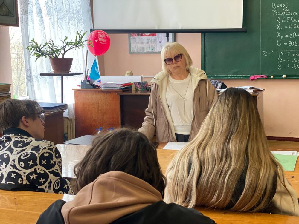 Акция «Будь здоров!». В «Енакиевском политехническом техникуме» прошла познавательная акция, посвященная Всемирному дню здоровья, направленная на популяризацию здорового образа жизни Акция «Будь здоров!». В «Енакиевском политехническом техникуме» прошла познавательная акция, посвященная Всемирному дню здоровья, направленная на популяризацию здорового образа жизни