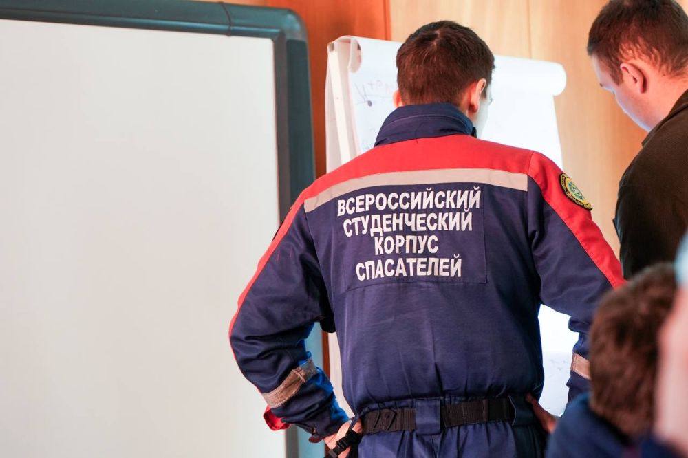 Студенты-спасатели из Владимирского, Воронежского, Донецкого, Запорожского, Карачаево-Черкесского, Луганского, Самарского, Тюменского и Челябинского региональных отделений ВСКС завершили прохождение профессиональной... Студенты-спасатели из Владимирского, Воронежского, Донецкого, Запорожского, Карачаево-Черкесского, Луганского, Самарского, Тюменского и Челябинского региональных отделений ВСКС завершили прохождение профессиональной...