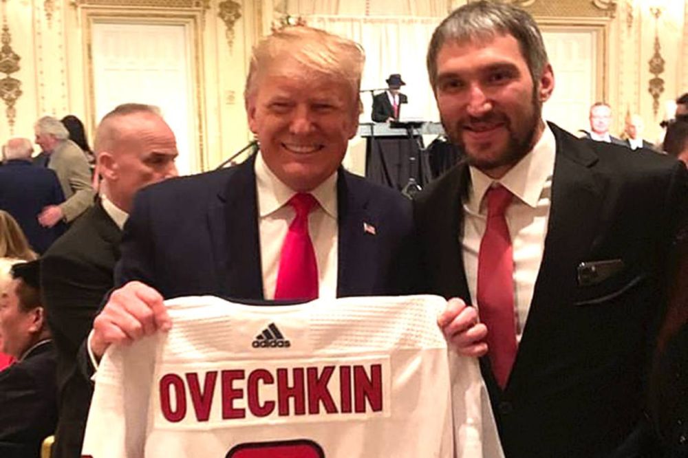 Андрей Крамар: РУССКИЕ, МЫ СДЕЛАЛИ ЭТО!. Накануне вечером по московскому времени русский хоккеист Александр Овечкин забросил рекордную 895-ю шайбу, поставив новый рекорд и став самым результативным бомбардиром в мире за всю... Андрей Крамар: РУССКИЕ, МЫ СДЕЛАЛИ ЭТО!. Накануне вечером по московскому времени русский хоккеист Александр Овечкин забросил рекордную 895-ю шайбу, поставив новый рекорд и став самым результативным бомбардиром в мире за всю...