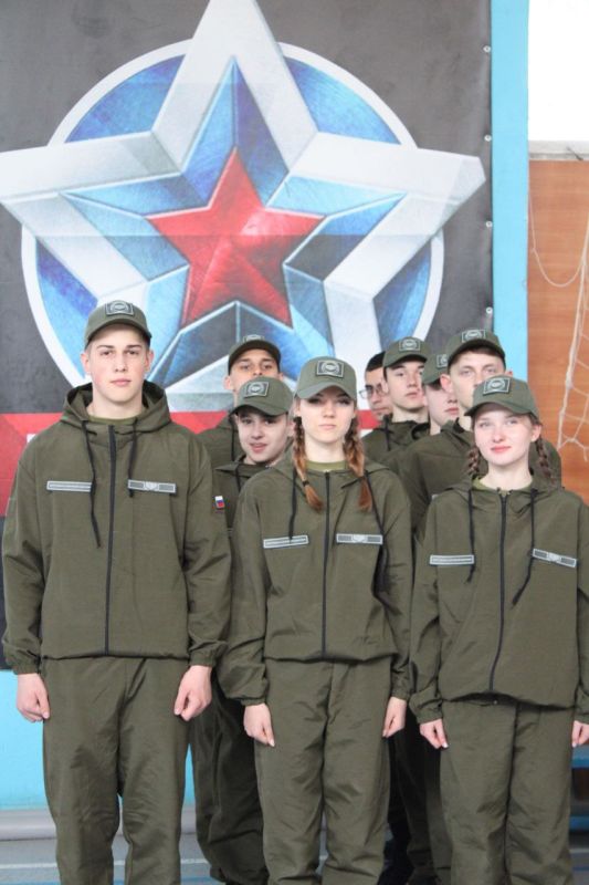"Движение Первых", "Юнармия", "ВСКС" и "ВОИН" провели муниципальный этап Зарницы 2.0 в Макеевке "Движение Первых", "Юнармия", "ВСКС" и "ВОИН" провели муниципальный этап Зарницы 2.0 в Макеевке