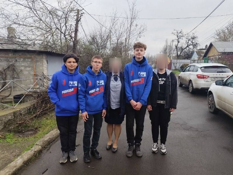Управа Ленинского района совместно с активистами общественной организации "Молодая Гвардия Единой России" Штаб Ленинского района г. Донецка, а также сотрудниками отдела исполнения наказаний применения иных мер... Управа Ленинского района совместно с активистами общественной организации "Молодая Гвардия Единой России" Штаб Ленинского района г. Донецка, а также сотрудниками отдела исполнения наказаний применения иных мер...