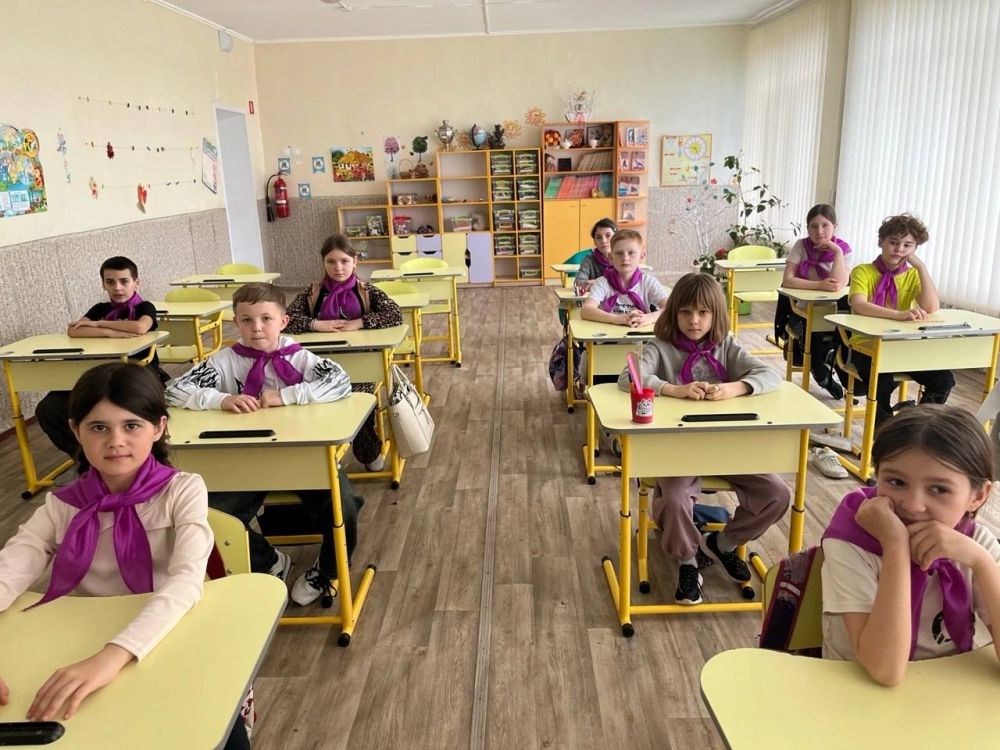«Зелёная планета» - урок экологии в 4 классе ГБОУ «Урзуфская школа Мангушского м.о.» «Зелёная планета» - урок экологии в 4 классе ГБОУ «Урзуфская школа Мангушского м.о.»