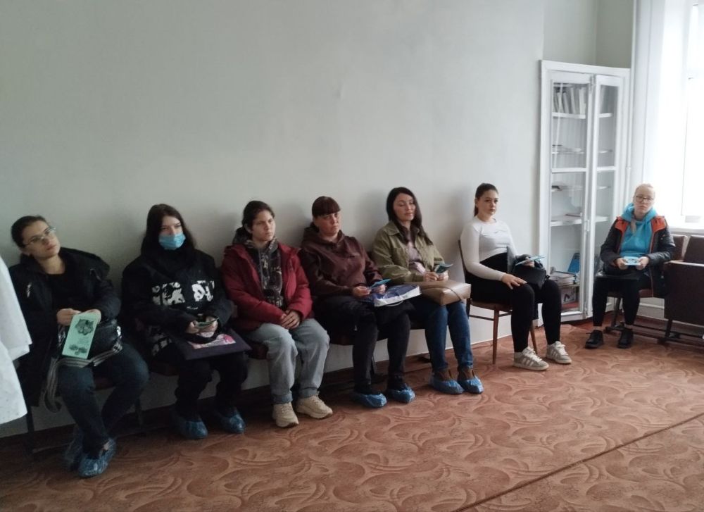 Сегодня, активисты Женского движения партии «Единая Россия» посетили ГБУ ДНР «Центральная городская больница г. Шахтерска» акушерско-гинекологическое отделение, чтобы поздравить будущих мам с Днем беременных.Символично, что... Сегодня, активисты Женского движения партии «Единая Россия» посетили ГБУ ДНР «Центральная городская больница г. Шахтерска» акушерско-гинекологическое отделение, чтобы поздравить будущих мам с Днем беременных.Символично, что...