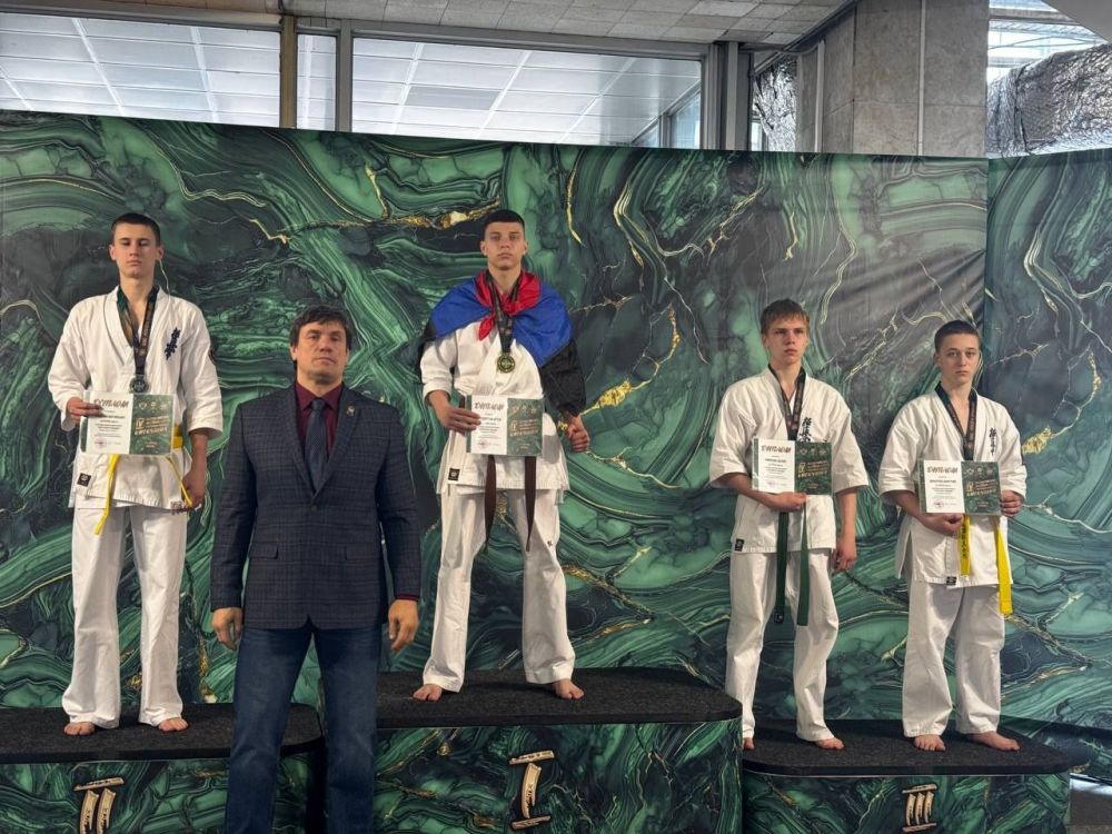 Юрий Мартынов: Со 2 по 7 апреля в Москве прошел 4 Чемпионат и Первенство России по киокушин Юрий Мартынов: Со 2 по 7 апреля в Москве прошел 4 Чемпионат и Первенство России по киокушин
