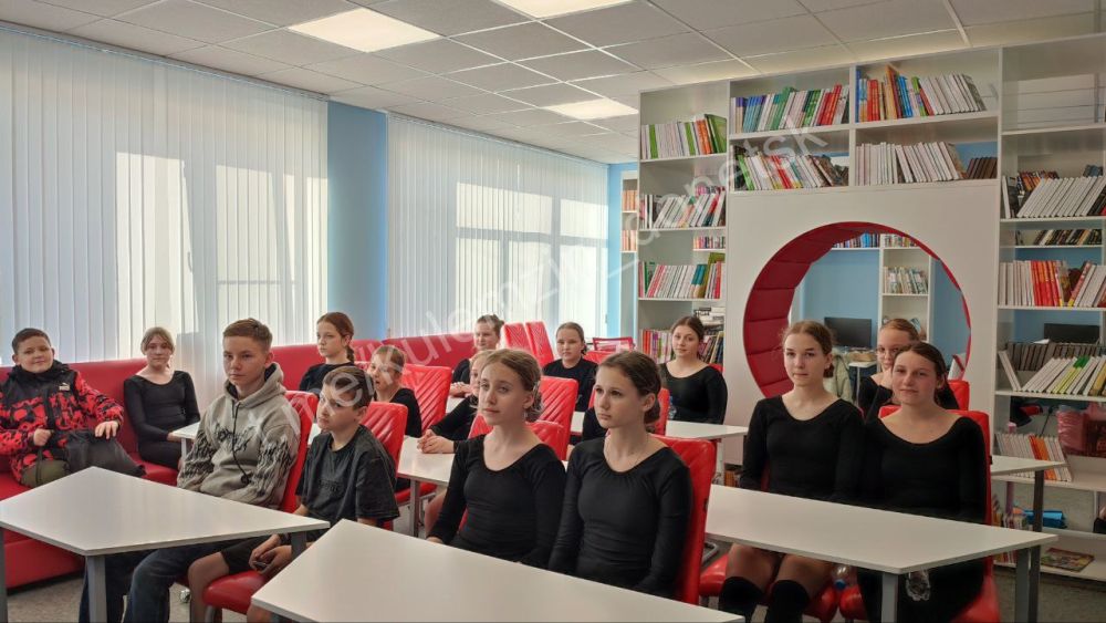 В рамках проекта «Историческая память» партии «Единая Россия» в клубе села Бирюки был проведён исторический круиз «Как это было», приуроченный к 11-й годовщине провозглашения Донецкой Народной Республики В рамках проекта «Историческая память» партии «Единая Россия» в клубе села Бирюки был проведён исторический круиз «Как это было», приуроченный к 11-й годовщине провозглашения Донецкой Народной Республики