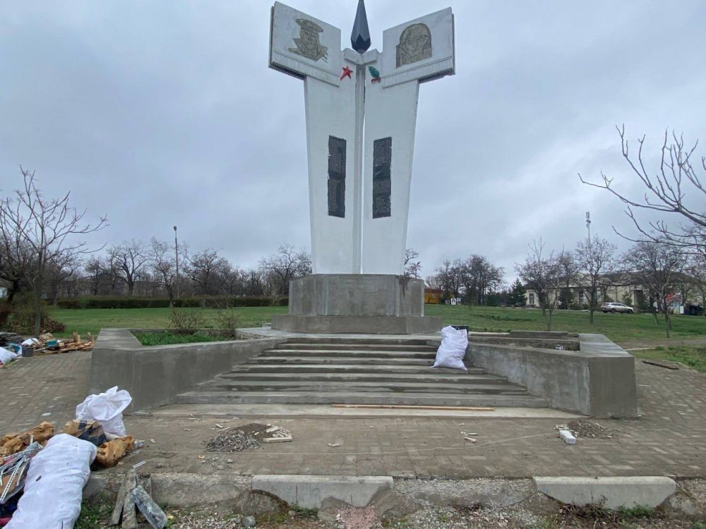 Ямальские строители завершают реставрацию четырёх памятников в подшефном регионе Ямальские строители завершают реставрацию четырёх памятников в подшефном регионе