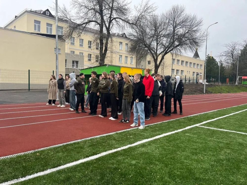 Александр Качанов: Молодежь Докучаевска поучаствовала в забеге Александр Качанов: Молодежь Докучаевска поучаствовала в забеге