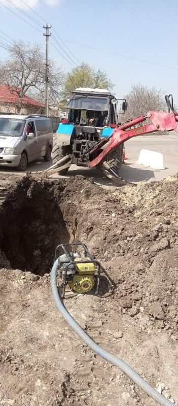 Николай Михайлов: Аварийная бригада Республики Бурятия продолжает устранять аварии водоснабжения в Старобешево Николай Михайлов: Аварийная бригада Республики Бурятия продолжает устранять аварии водоснабжения в Старобешево