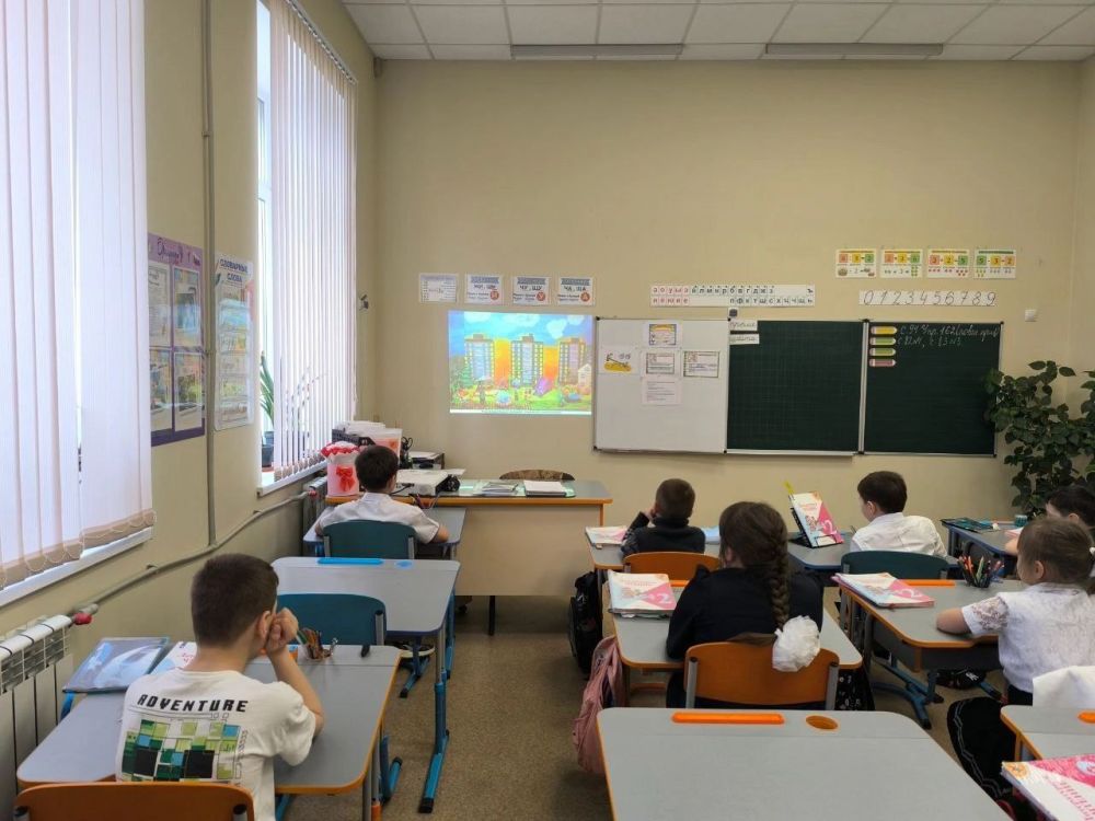 ПРАВИЛА ТЕХНИКИ БЕЗОПАСНОСТИ НА ДЕТСКОЙ И СПОРТИВНОЙ ПЛОЩАДКАХ ПРАВИЛА ТЕХНИКИ БЕЗОПАСНОСТИ НА ДЕТСКОЙ И СПОРТИВНОЙ ПЛОЩАДКАХ