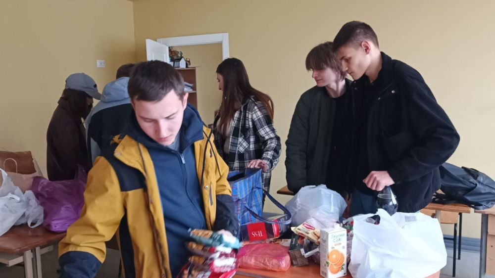 Студенты и сотрудники ГБПОУ «МСПК» приняли участие в акции «Посылка солдату» Студенты и сотрудники ГБПОУ «МСПК» приняли участие в акции «Посылка солдату»