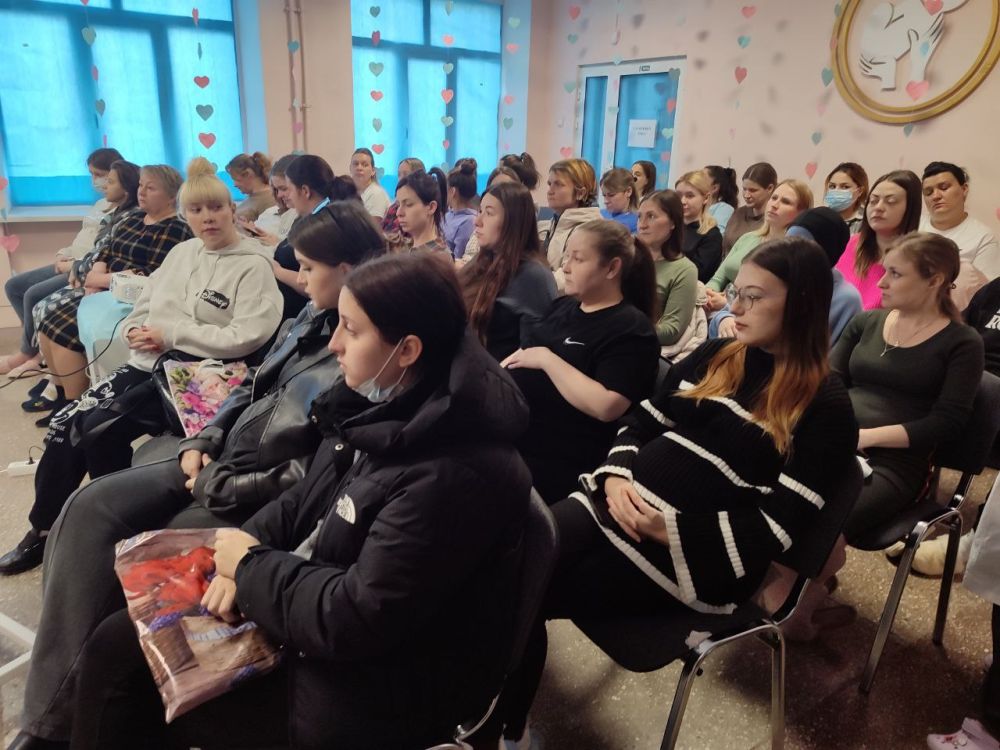 В Орджоникидзевском районе Мариуполя прошло мероприятие ко Дню беременных В Орджоникидзевском районе Мариуполя прошло мероприятие ко Дню беременных