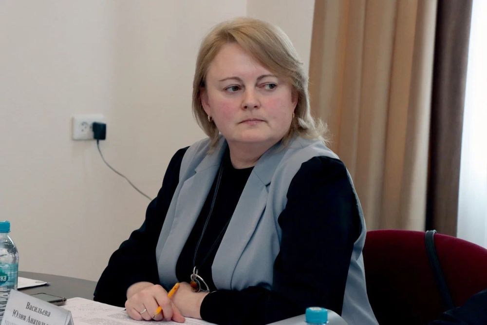 Лариса Толстыкина: Сегодня состоялось заседание Республиканской межведомственной комиссии по делам несовершеннолетних и защите их прав в ДНР Лариса Толстыкина: Сегодня состоялось заседание Республиканской межведомственной комиссии по делам несовершеннолетних и защите их прав в ДНР