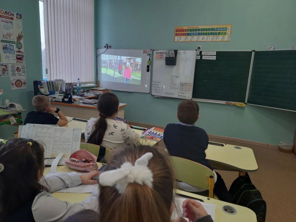 ПРАВИЛА ТЕХНИКИ БЕЗОПАСНОСТИ НА ДЕТСКОЙ И СПОРТИВНОЙ ПЛОЩАДКАХ ПРАВИЛА ТЕХНИКИ БЕЗОПАСНОСТИ НА ДЕТСКОЙ И СПОРТИВНОЙ ПЛОЩАДКАХ
