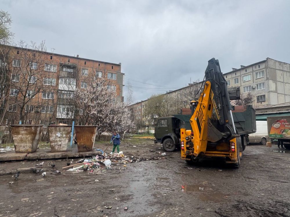 В Ждановке продолжается благоустройство улиц и общественных пространств В Ждановке продолжается благоустройство улиц и общественных пространств