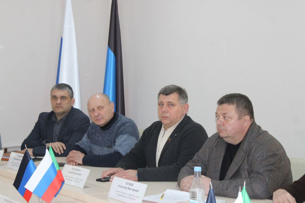 Роман Конев: Во вторник, 08 апреля 2025 года, провёл сорок шестое заседание Горловского городского совета Донецкой Народной Республики первого созыва Роман Конев: Во вторник, 08 апреля 2025 года, провёл сорок шестое заседание Горловского городского совета Донецкой Народной Республики первого созыва