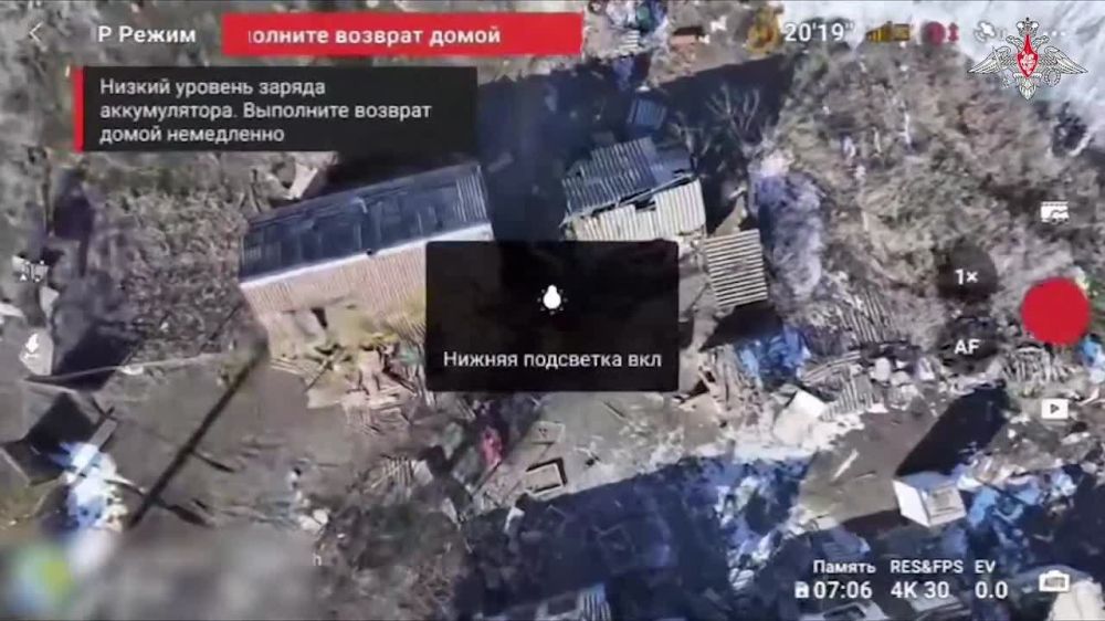 Минобороны России: . Военнослужащие группировки войск «Восток» рассказали, как освобождали населенный пункт Днепроэнергия в ДНР Подразделения ВСУ оказались в критическом положении: их командование оставило позиции без...