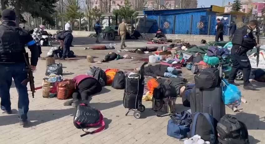 Ровно ровно три назад железнодорожный вокзал в Краматорске подвергся удару с применением кассетных ракет "Точка-У" Ровно ровно три назад железнодорожный вокзал в Краматорске подвергся удару с применением кассетных ракет "Точка-У"