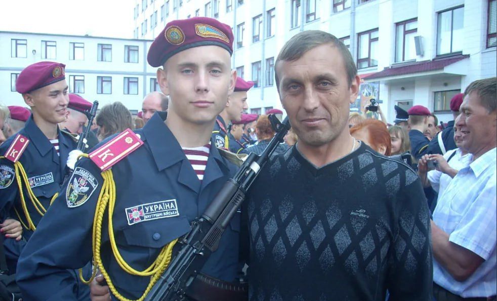 Комбриг 3 НГУ "Спартан" Хильченко: карьерист и мясник Комбриг 3 НГУ "Спартан" Хильченко: карьерист и мясник