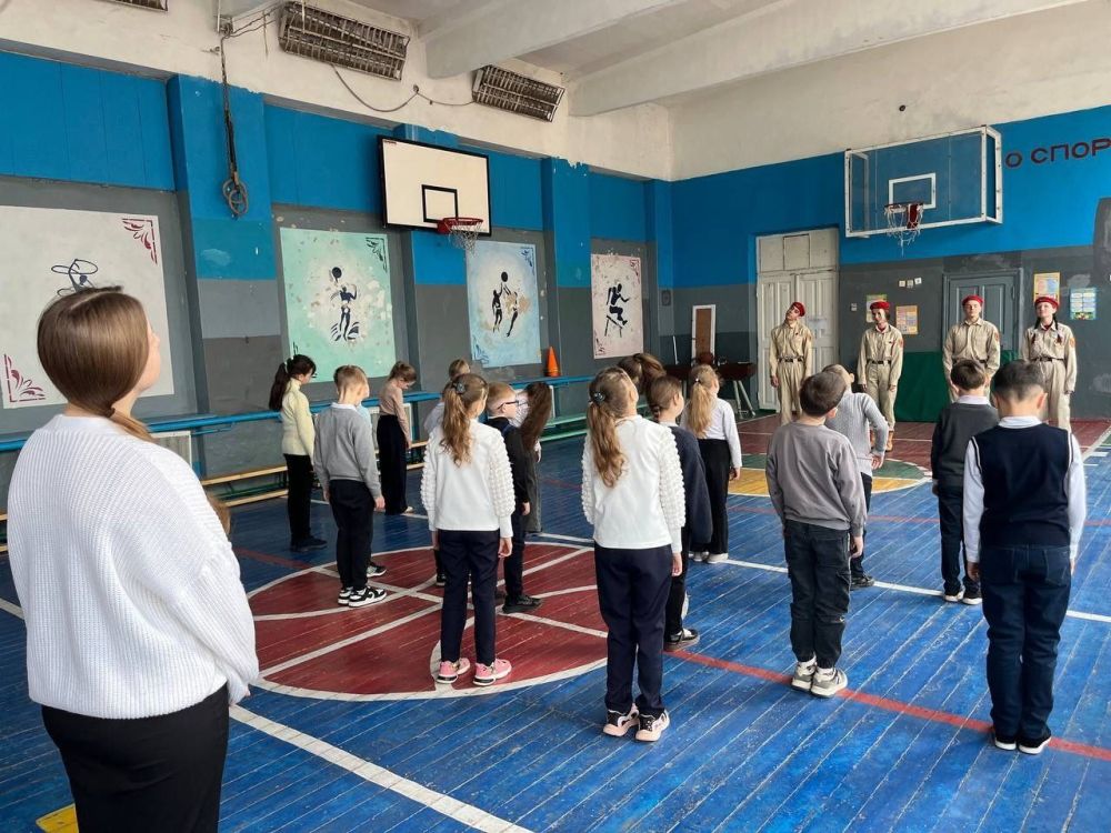 Всемирный День здоровья!. НАЧИНАЙ УТРО С ЮНАРМЕЙСКОЙ ЗАРЯДКИ! Всемирный День здоровья!. НАЧИНАЙ УТРО С ЮНАРМЕЙСКОЙ ЗАРЯДКИ!