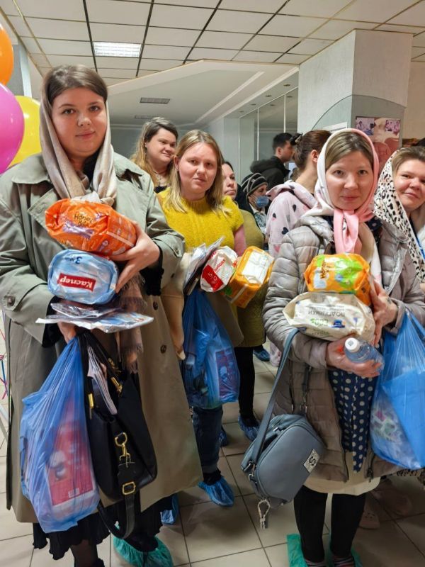 Праздничное мероприятие для беременных в Донецком перинатальном центре им. проф. В.К. Чайки состоялось при содействии Семейного центра «Отрада» епархиального отдела по церковной благотворительности и социальному служению и... Праздничное мероприятие для беременных в Донецком перинатальном центре им. проф. В.К. Чайки состоялось при содействии Семейного центра «Отрада» епархиального отдела по церковной благотворительности и социальному служению и...
