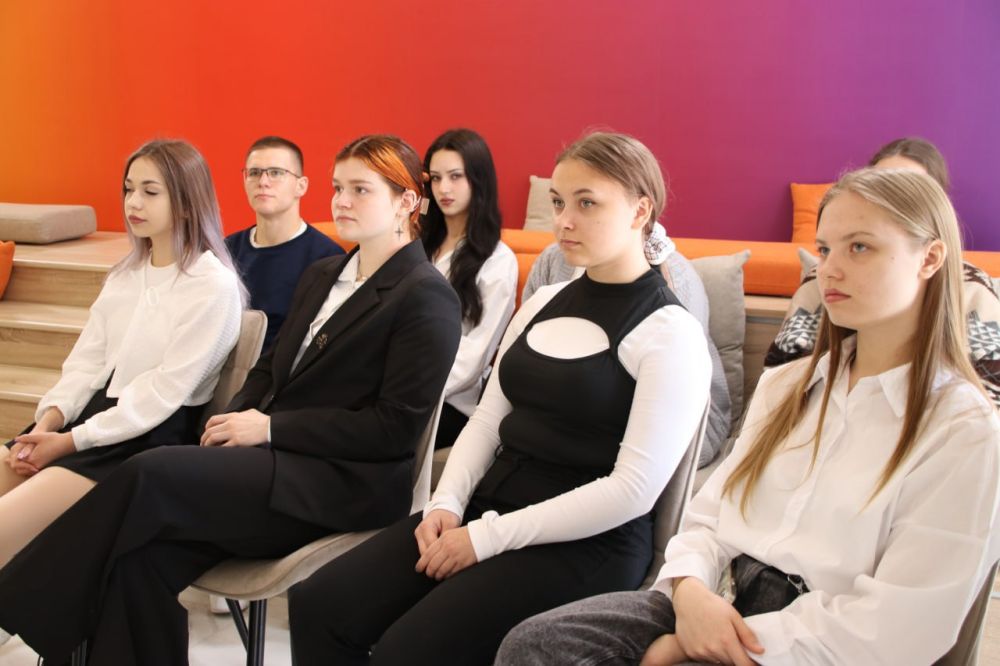 Сегодня, 8 апреля, в Донецком национальном университете экономики и торговли имени Михаила Туган-Барановского состоялось первое мероприятие из серии нового проекта «Мои наставники» Сегодня, 8 апреля, в Донецком национальном университете экономики и торговли имени Михаила Туган-Барановского состоялось первое мероприятие из серии нового проекта «Мои наставники»