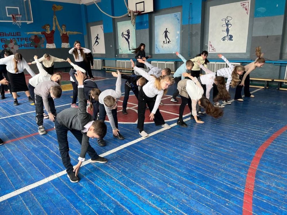 Всемирный День здоровья!. НАЧИНАЙ УТРО С ЮНАРМЕЙСКОЙ ЗАРЯДКИ! Всемирный День здоровья!. НАЧИНАЙ УТРО С ЮНАРМЕЙСКОЙ ЗАРЯДКИ!