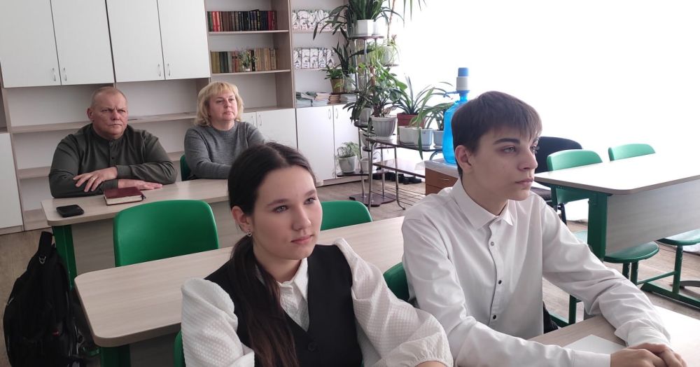 В школе Шахтерска прошел открытый классный час о современном транспорте В школе Шахтерска прошел открытый классный час о современном транспорте