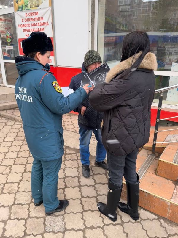 Иван Адамец: Специалист Управы Куйбышевского внутригородского района совместно с сотрудниками отделения надзорной деятельности и профилактической работы МЧС Куйбышевского района провели противопожарный рейд с жителями района... Иван Адамец: Специалист Управы Куйбышевского внутригородского района совместно с сотрудниками отделения надзорной деятельности и профилактической работы МЧС Куйбышевского района провели противопожарный рейд с жителями района...
