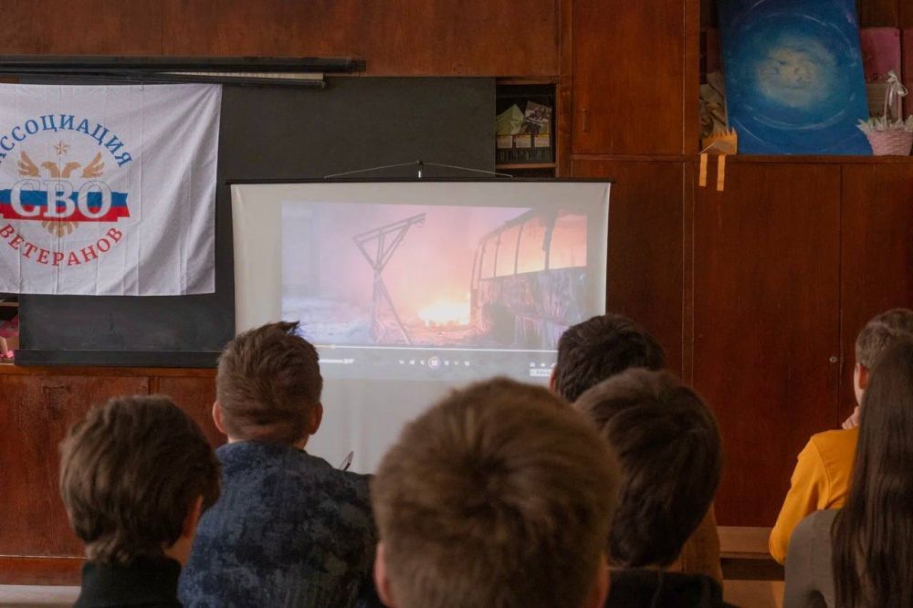 В рамках празднования Дня провозглашения Донецкой Народной Республики Управа Ворошиловского района совместно с Всероссийской ассоциацией ветеранов СВО в Донецкой Народной Республике провели тематический урок «Разговоры о... В рамках празднования Дня провозглашения Донецкой Народной Республики Управа Ворошиловского района совместно с Всероссийской ассоциацией ветеранов СВО в Донецкой Народной Республике провели тематический урок «Разговоры о...