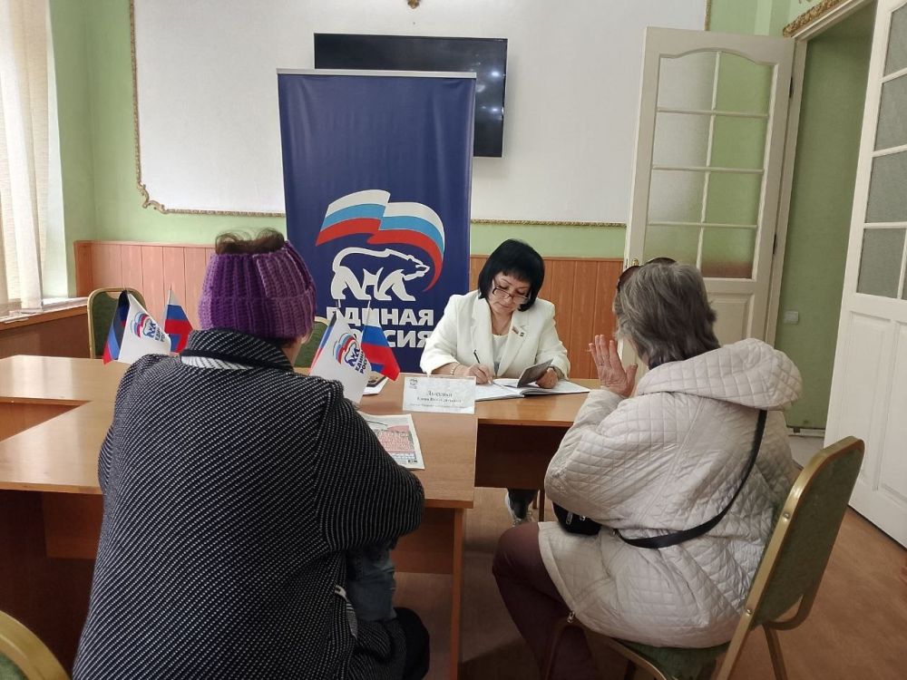 07 апреля депутат Енакиевского городского совета Елена Лысенко провела личный прием граждан, который состоялся на базе общественной приемной Председателя Всероссийской политической партии «Единая Россия» Дмитрия Медведева 07 апреля депутат Енакиевского городского совета Елена Лысенко провела личный прием граждан, который состоялся на базе общественной приемной Председателя Всероссийской политической партии «Единая Россия» Дмитрия Медведева