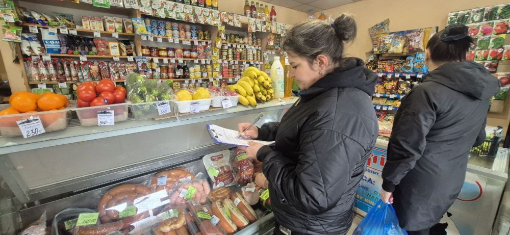 Представителями администрации городского округа Дебальцево в лице начальника отдела экономики, прогнозирования и проектной деятельности администрации Ольги Ерофеевой, главного специалиста отдела экономики, прогнозирования и... Представителями администрации городского округа Дебальцево в лице начальника отдела экономики, прогнозирования и проектной деятельности администрации Ольги Ерофеевой, главного специалиста отдела экономики, прогнозирования и...