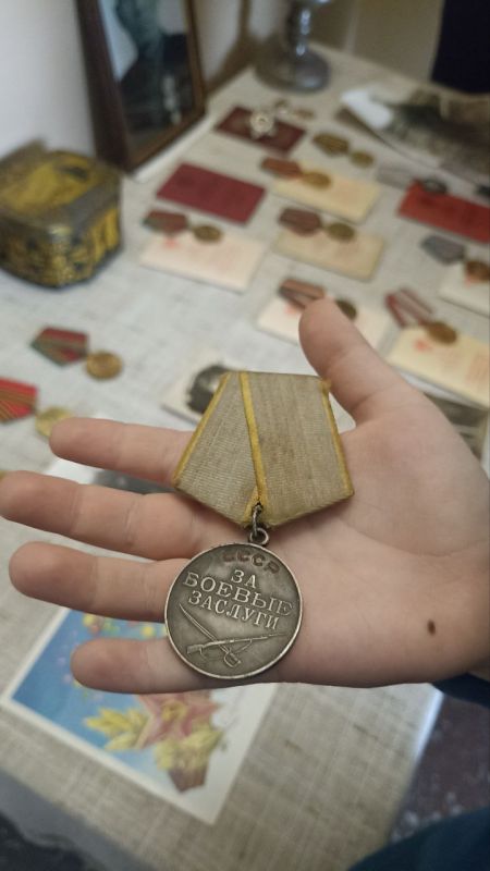 Выставка военных фотографий и семейных реликвий в МБУК "Златоустовский ЦНТ"! Выставка военных фотографий и семейных реликвий в МБУК "Златоустовский ЦНТ"!