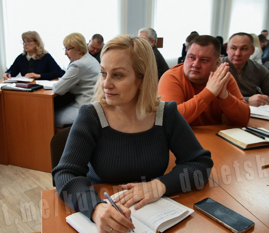 Алексей Кулемзин: Провёл аппаратное совещание с руководителями районов и структурных подразделений городской администрации Алексей Кулемзин: Провёл аппаратное совещание с руководителями районов и структурных подразделений городской администрации