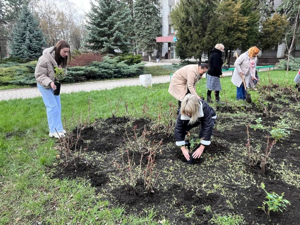 Виктория Жукова: Эта акция стала ярким примером плодотворного сотрудничества между местной администрацией и неравнодушными жителями, направленная на улучшение эстетического облика округа Виктория Жукова: Эта акция стала ярким примером плодотворного сотрудничества между местной администрацией и неравнодушными жителями, направленная на улучшение эстетического облика округа