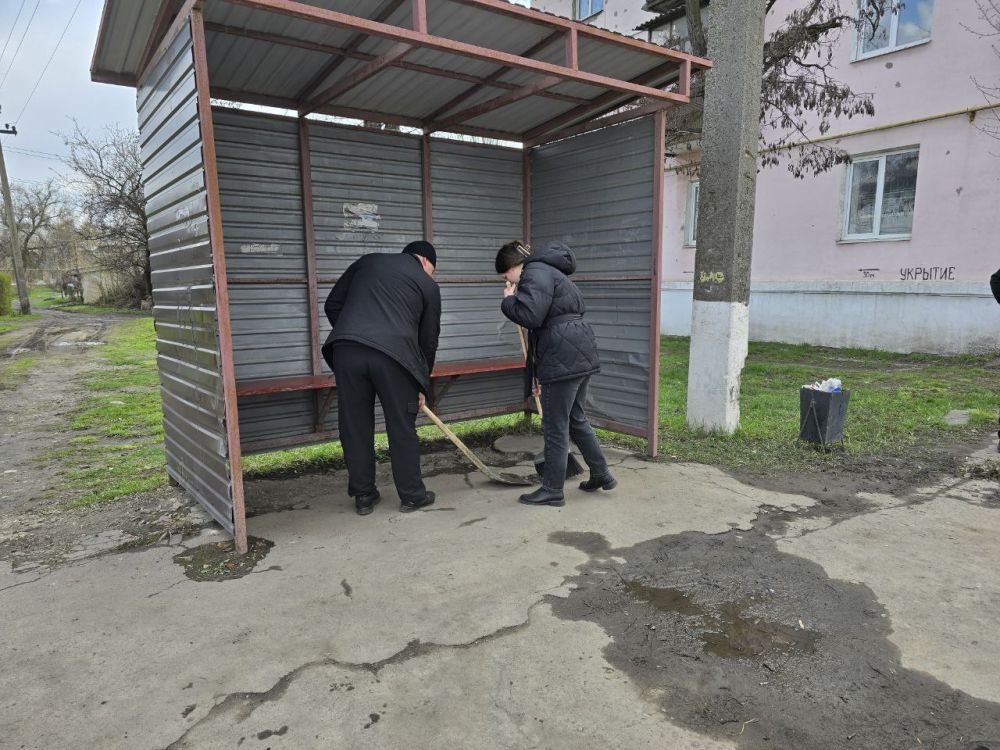 Управление по обеспечению деятельности территорий городского округа Енакиево на территории городов Углегорска, Юнокоммунаровска, посёлков Ольховатка, Карло-Марксово, Булавинское и Корсунь провели санитарный час по уборке... Управление по обеспечению деятельности территорий городского округа Енакиево на территории городов Углегорска, Юнокоммунаровска, посёлков Ольховатка, Карло-Марксово, Булавинское и Корсунь провели санитарный час по уборке...