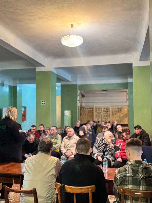 В Макеевке беженцам оказали юридическую и психологическую помощь В Макеевке беженцам оказали юридическую и психологическую помощь