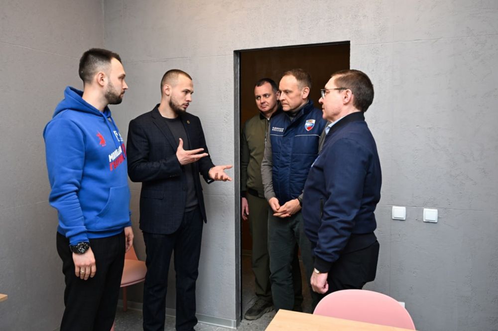 Сергей Прокопенко: Совместно с секретарем Генерального Совета Партии "ЕДИНАЯ РОССИЯ" Владимиром Якушевым и Руководителем Центрального исполнительного комитета Партии Александром Сидякиным встретились активом Молодой Гвардии... Сергей Прокопенко: Совместно с секретарем Генерального Совета Партии "ЕДИНАЯ РОССИЯ" Владимиром Якушевым и Руководителем Центрального исполнительного комитета Партии Александром Сидякиным встретились активом Молодой Гвардии...