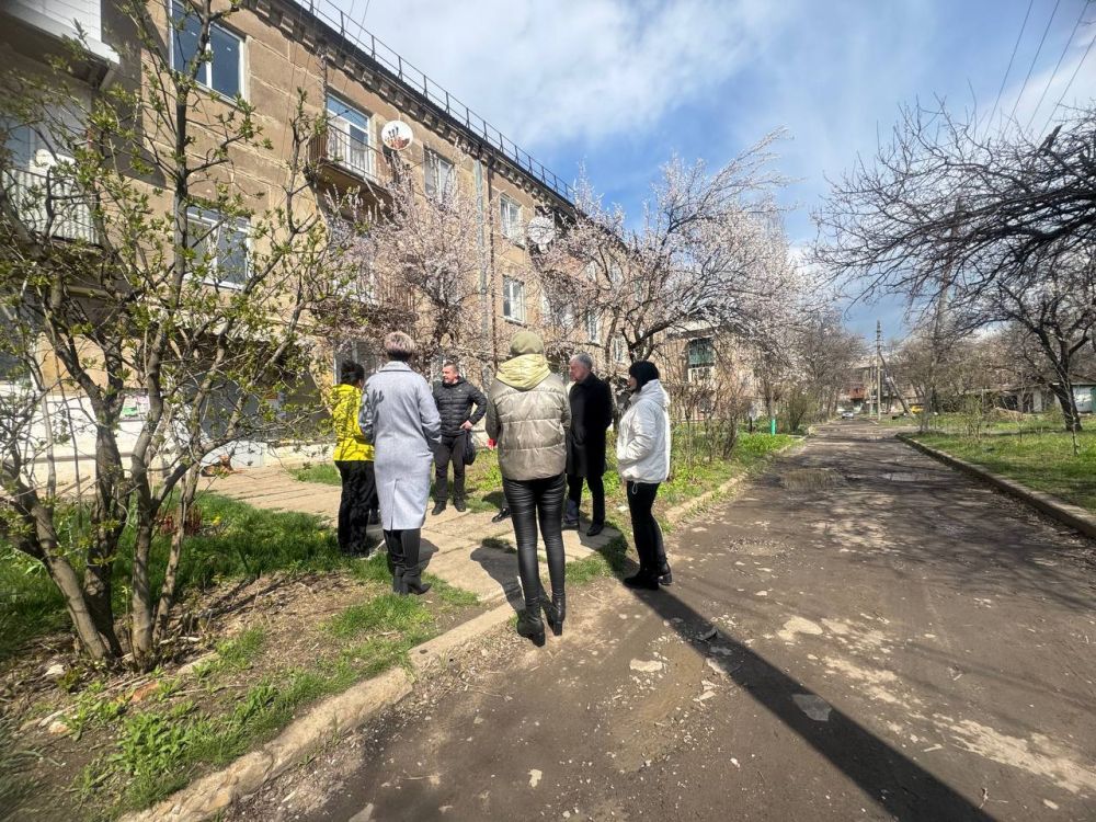 Заместитель председателя Шахтерского муниципального совета ответил на вопросы жителей Ждановки Заместитель председателя Шахтерского муниципального совета ответил на вопросы жителей Ждановки