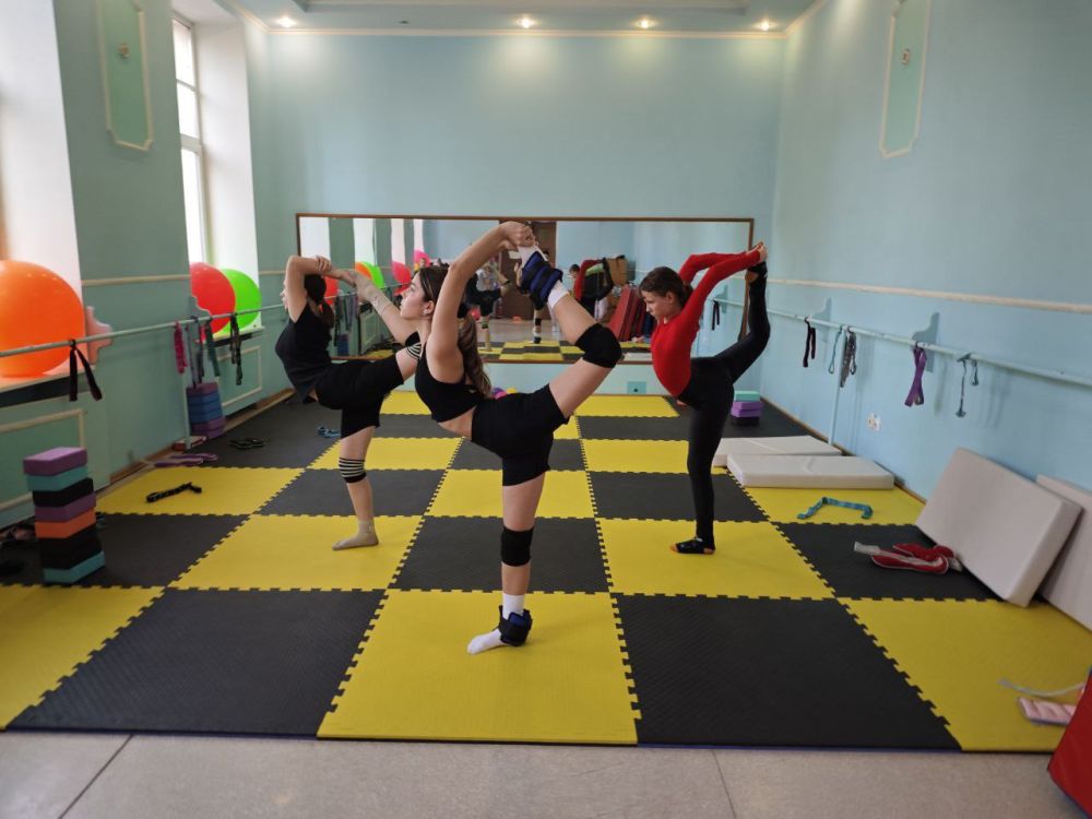 В мае 2019 был создан коллектив спортивной гимнастики и акробатики SWEET DREAM TEAM_Acro_Gymnastics под руководством молодой и талантливой девушки Доминовой Алины Юрьевны В мае 2019 был создан коллектив спортивной гимнастики и акробатики SWEET DREAM TEAM_Acro_Gymnastics под руководством молодой и талантливой девушки Доминовой Алины Юрьевны