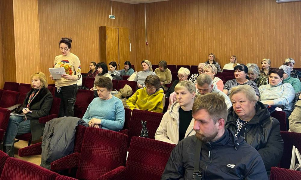 Сегодня, 9 апреля 2025 года, руководитель Управы Буденновского внутригородского района Администрации городского округа Донецк Михаил Меренков провел аппаратное совещание Сегодня, 9 апреля 2025 года, руководитель Управы Буденновского внутригородского района Администрации городского округа Донецк Михаил Меренков провел аппаратное совещание