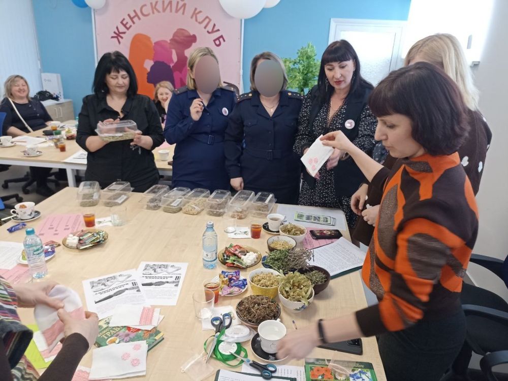 Сегодня, каждая участница мероприятия, приготовила для себя индивидуальное ароматное саше Сегодня, каждая участница мероприятия, приготовила для себя индивидуальное ароматное саше