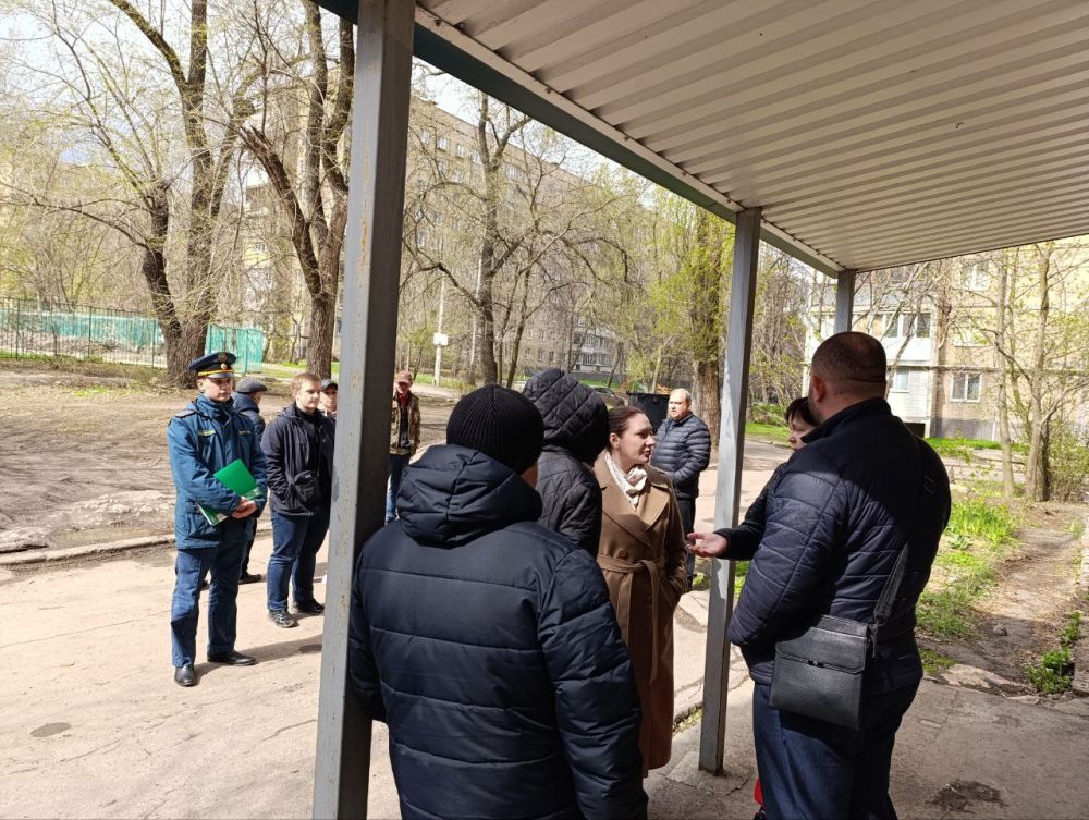 Продолжаются встречи с жителями Ленинского района города Донецка Продолжаются встречи с жителями Ленинского района города Донецка