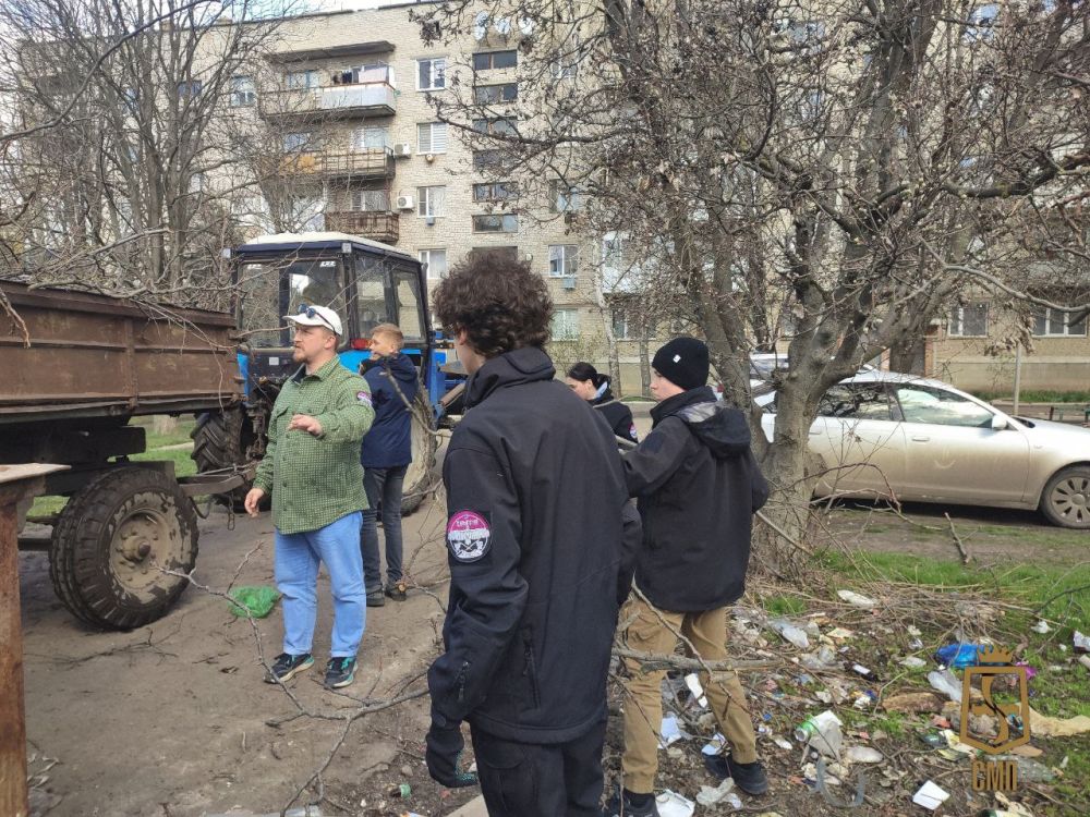 .и снова субботник. Вместе с казаками и казачками молодёжного казачьего отряда «Карачун» убрали ветки на территории МБУ «ЦБС Амвросиевского муниципального округа» Вместе сделаем наш город чище! #СекторМП_АмвросиевскийМО... .и снова субботник. Вместе с казаками и казачками молодёжного казачьего отряда «Карачун» убрали ветки на территории МБУ «ЦБС Амвросиевского муниципального округа» Вместе сделаем наш город чище! #СекторМП_АмвросиевскийМО...