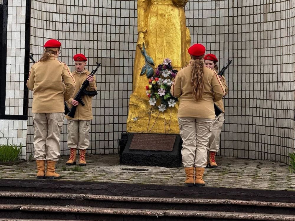 С целью совершенствования навыков при движении строевым шагом, тренировки правильному выполнению поворотов в движении, юнармейцы ГБОУ "Октябрьская школа Волновахского м.о." проводили занятия по строевой подготовке С целью совершенствования навыков при движении строевым шагом, тренировки правильному выполнению поворотов в движении, юнармейцы ГБОУ "Октябрьская школа Волновахского м.о." проводили занятия по строевой подготовке