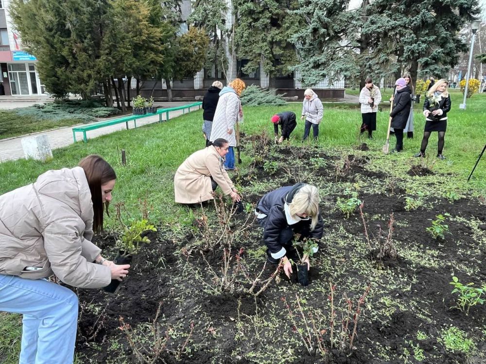 Виктория Жукова: Эта акция стала ярким примером плодотворного сотрудничества между местной администрацией и неравнодушными жителями, направленная на улучшение эстетического облика округа Виктория Жукова: Эта акция стала ярким примером плодотворного сотрудничества между местной администрацией и неравнодушными жителями, направленная на улучшение эстетического облика округа