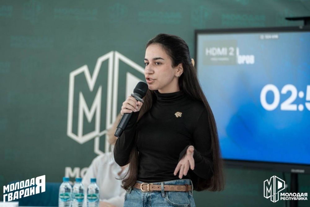 Депутаты Александра Усачева и Юлия Крюкова оценили выступления участников дебатов «Лиги Ораторов» Депутаты Александра Усачева и Юлия Крюкова оценили выступления участников дебатов «Лиги Ораторов»
